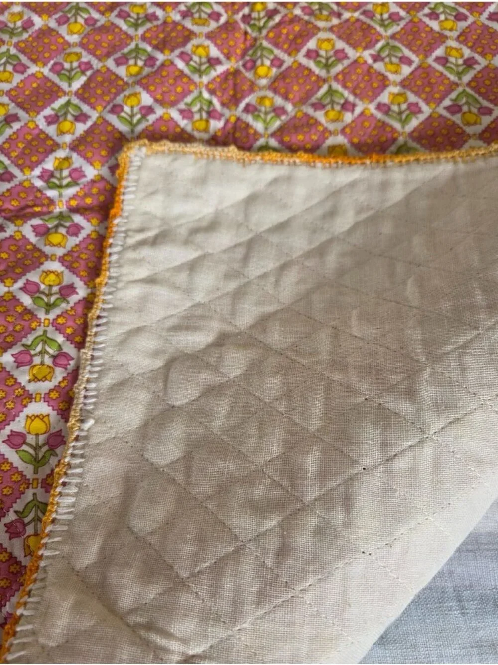 Vtg Hand-Stitched Quilted Nursery Blanket Tulip Pattern Retro Cotton Floral